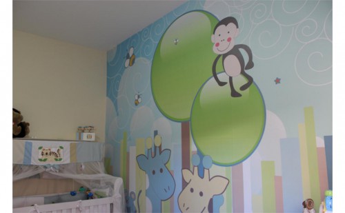 Personalização de quarto infantil com vinil adesivo e impressão digital aplicado em parede